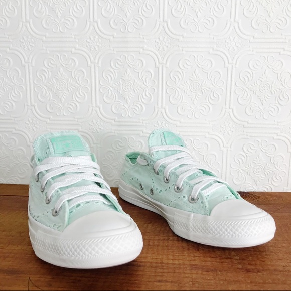 ❌SOLD❌ CONVERSE Chuck Taylors Eyelet Crochet Lace - Picture 3 of 12